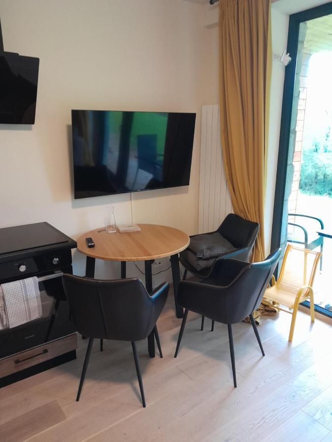 Apartman Pod Jasanem Hojsova Straz Brcalnik Apartment เชเลซนารูดา ภายนอก รูปภาพ